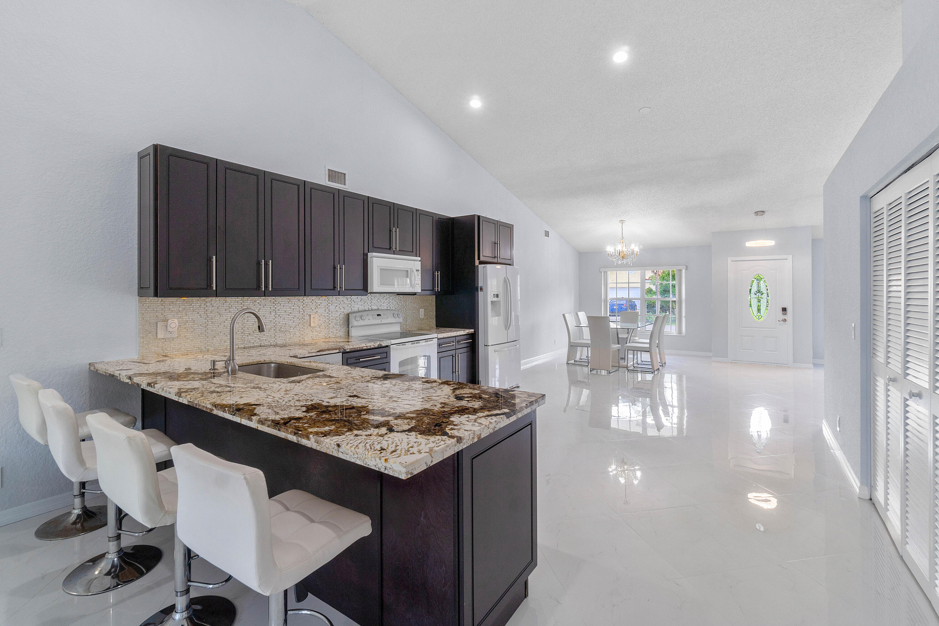 18263 Fresh Lake Way Boca Raton, FL 33498 - Photo 11 of 37 lori11