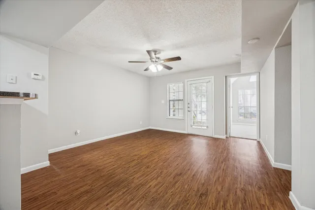 $1,595 | 1710 West T C Jester Boulevard, Unit 2119, Houston, TX 77008