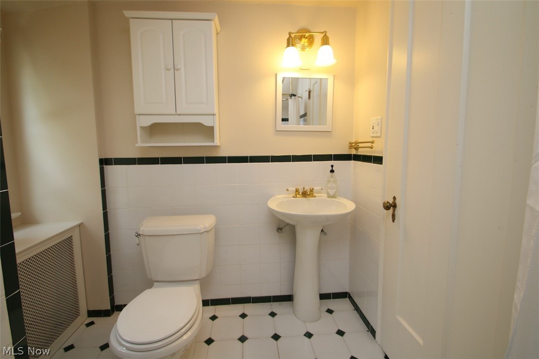 2591 Charney Road Cleveland, OH 44118 - Photo 20 of 25 Gallery Image 20
