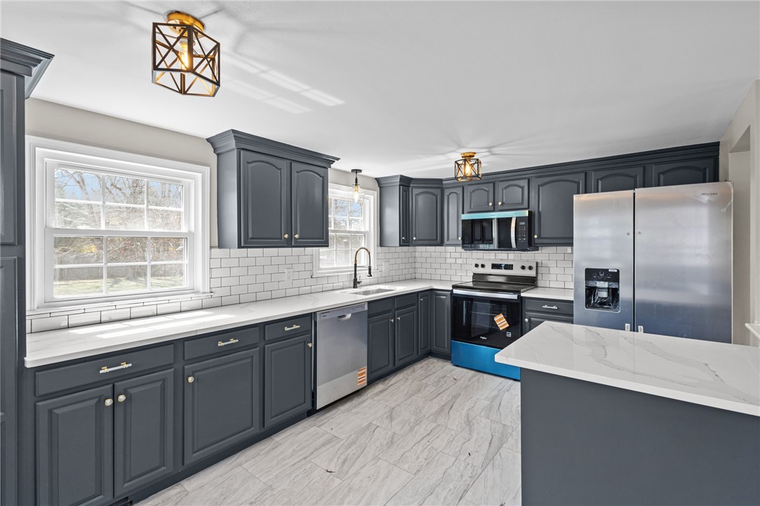 92 Star Avenue Woonsocket, RI 02895 - Photo 5 of 32