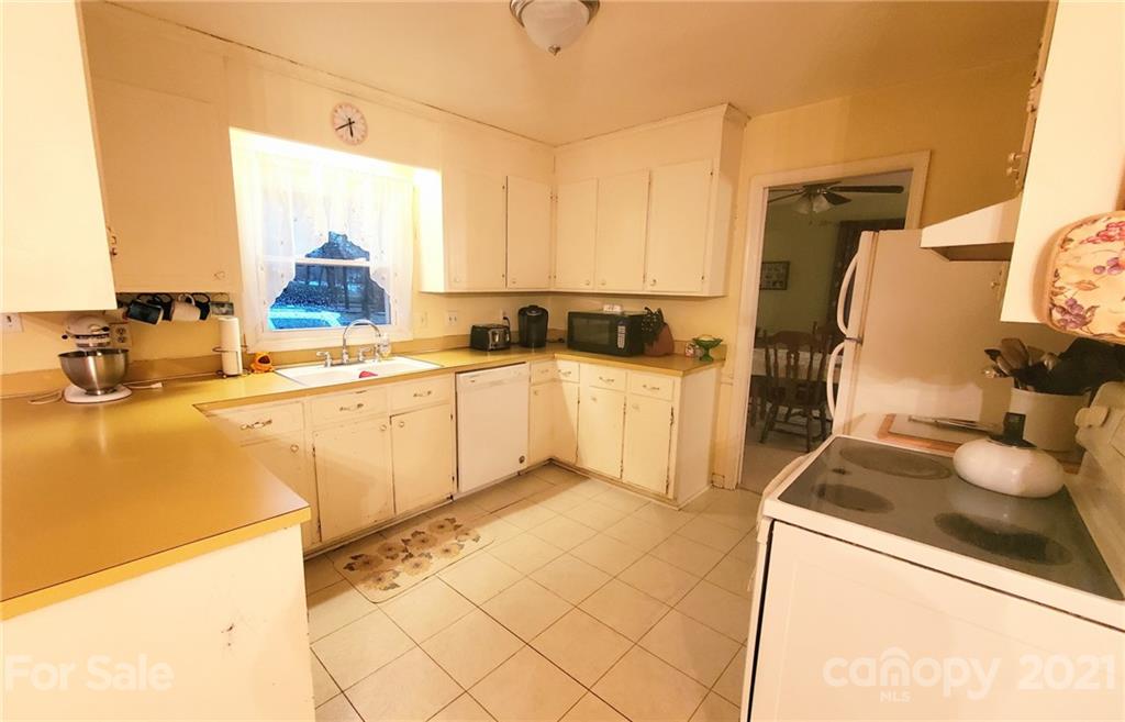 3207 Windrow Lane Matthews, NC 28105 - Photo 11 of 25