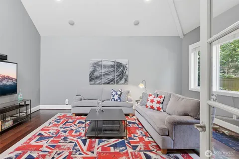 $2,598,000 | 25817 Southeast 31st Place, Sammamish, WA 98075