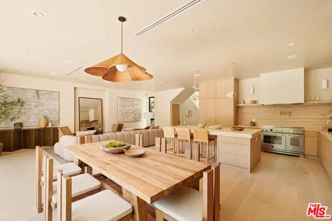 $4,395,000 | 636 North Laurel Avenue, Los Angeles, CA 90048