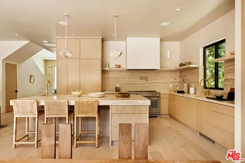 $4,395,000 | 636 North Laurel Avenue, Los Angeles, CA 90048