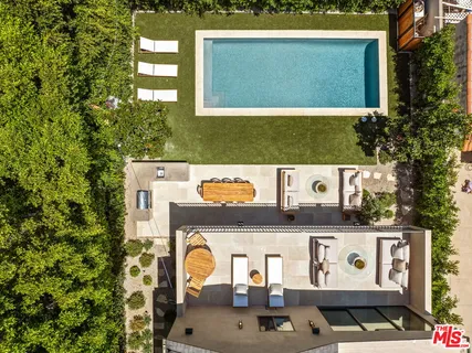 $4,395,000 | 636 North Laurel Avenue, Los Angeles, CA 90048