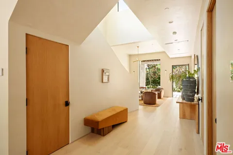 $4,395,000 | 636 North Laurel Avenue, Los Angeles, CA 90048