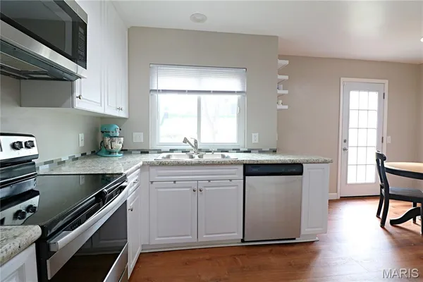 $315,000 | 410 Woodland Hill Court, Manchester, MO 63021