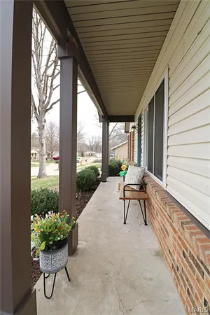 $315,000 | 410 Woodland Hill Court, Manchester, MO 63021