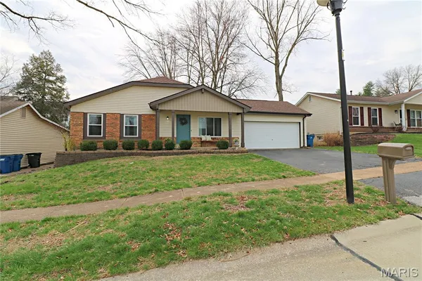 $315,000 | 410 Woodland Hill Court, Manchester, MO 63021