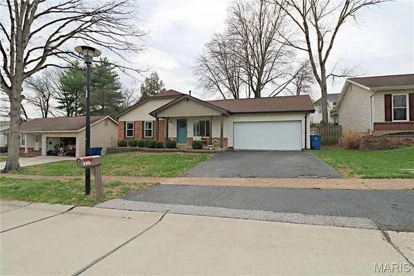 $315,000 | 410 Woodland Hill Court, Manchester, MO 63021