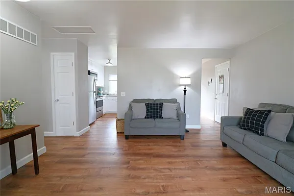 $315,000 | 410 Woodland Hill Court, Manchester, MO 63021