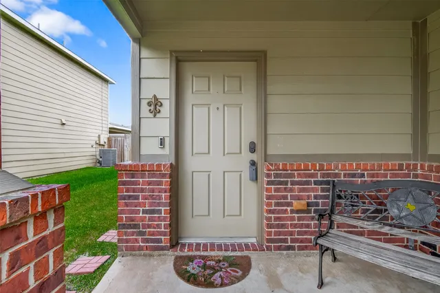 $1,975 | 8311 Tartan Court, Rosharon, TX 77583