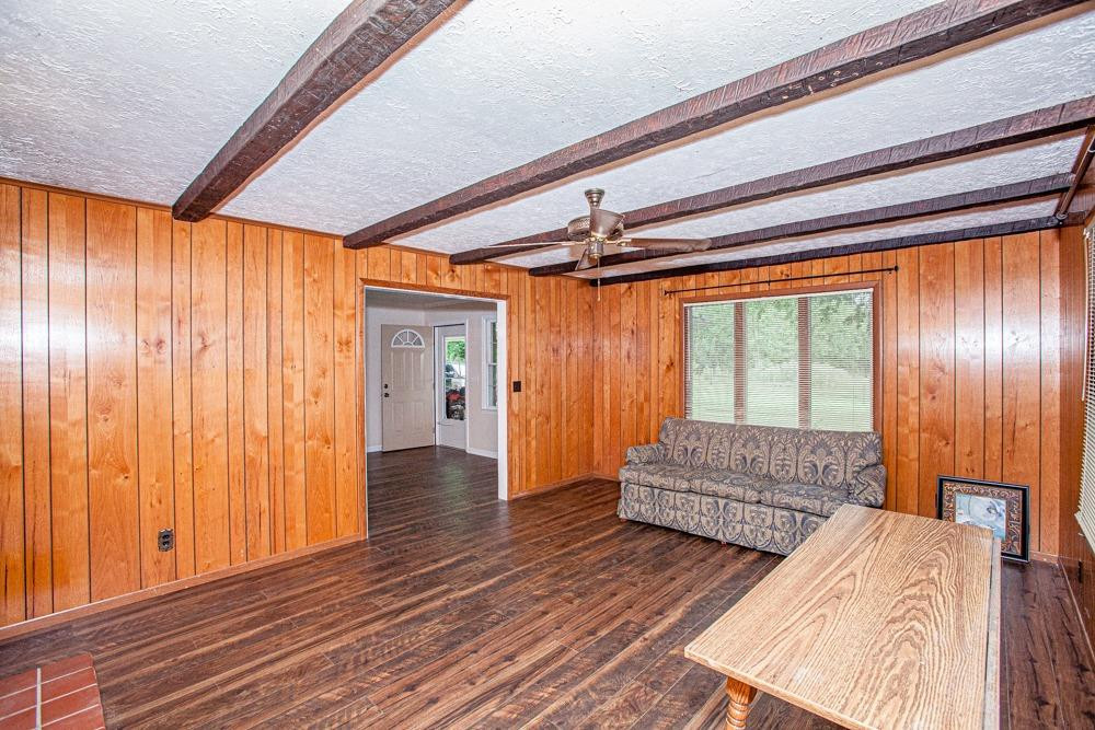 393 Silas Road Cynthiana, KY 41031 - Photo 17 of 73 Family room with exposed beams and new l