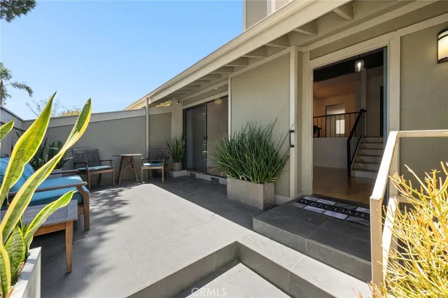 $1,279,000 | 4320 Glencoe Avenue, Unit 2, Marina del Rey, CA 90292