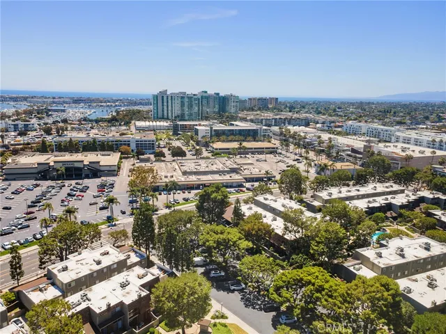 $1,279,000 | 4320 Glencoe Avenue, Unit 2, Marina del Rey, CA 90292