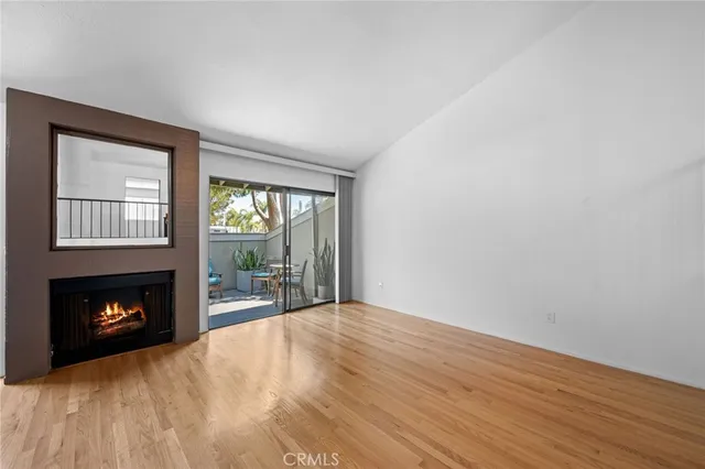 $1,279,000 | 4320 Glencoe Avenue, Unit 2, Marina del Rey, CA 90292