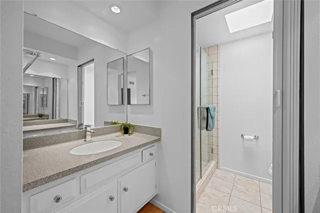 $1,279,000 | 4320 Glencoe Avenue, Unit 2, Marina del Rey, CA 90292