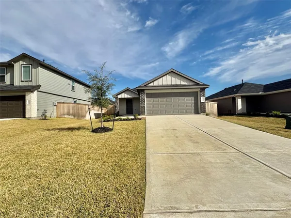 $2,100 | 40962 Seasoned Oak Lane, Magnolia, TX 77354