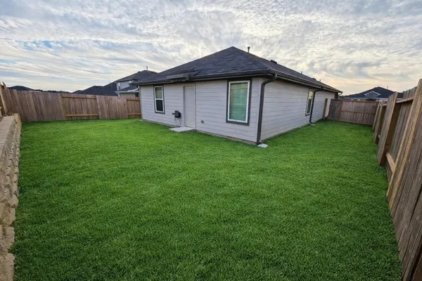 $2,100 | 40962 Seasoned Oak Lane, Magnolia, TX 77354