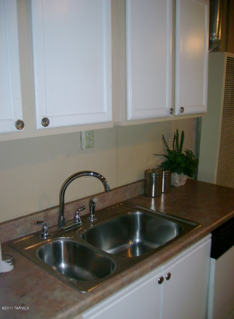 5149 North Shannon Road Tucson, AZ 85705 - Photo 7 of 12 Gallery Image 7