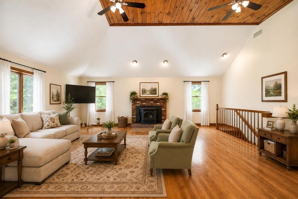 30 Parker Road Dracut, MA 01826 - Photo 4 of 31