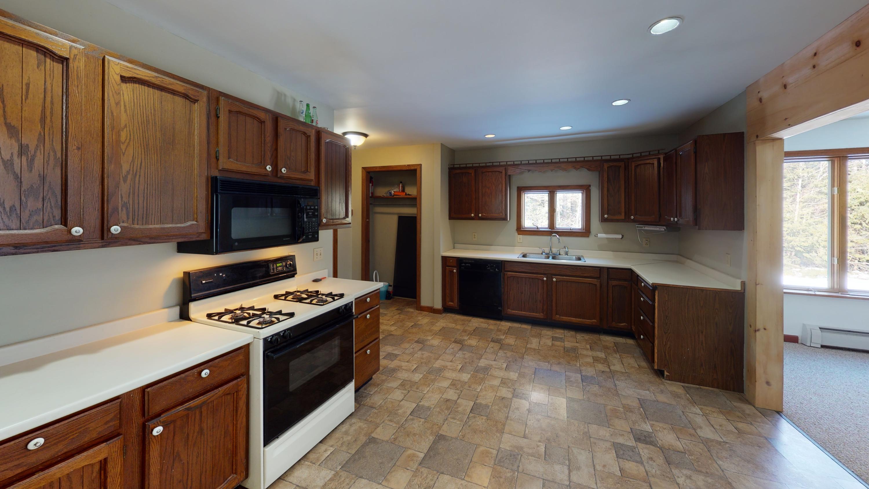 800 Transalpine Road Lincoln, ME 04457 - Photo 21 of 28 800-Transalpine-rd-Kitchen