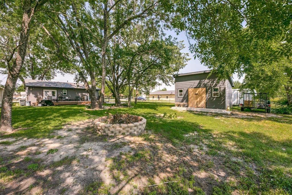407 East Broad Street Forney, TX 75126 - Photo 4 of 23