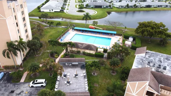 $2,600 | 7076 Huntington Lane, Unit 608, Delray Beach, FL 33446