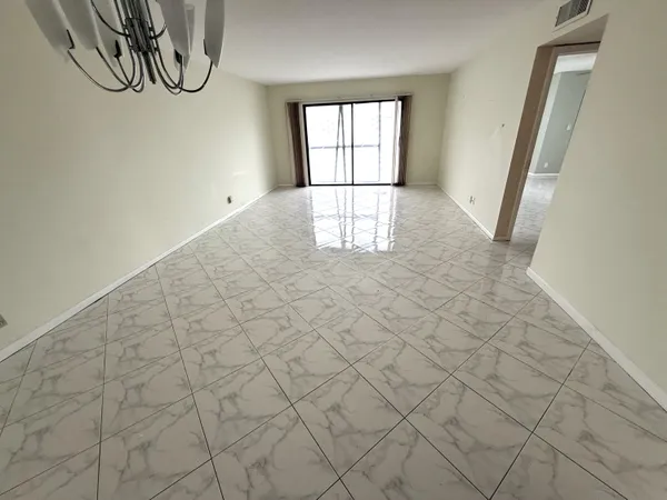 $2,600 | 7076 Huntington Lane, Unit 608, Delray Beach, FL 33446