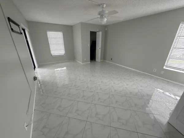 $2,600 | 7076 Huntington Lane, Unit 608, Delray Beach, FL 33446