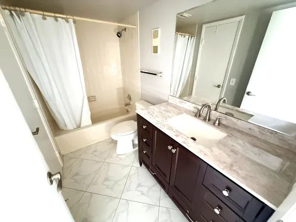 $2,600 | 7076 Huntington Lane, Unit 608, Delray Beach, FL 33446