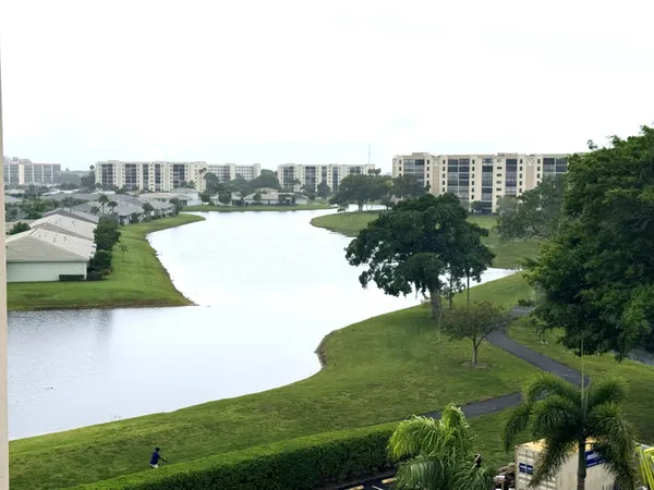 $2,600 | 7076 Huntington Lane, Unit 608, Delray Beach, FL 33446