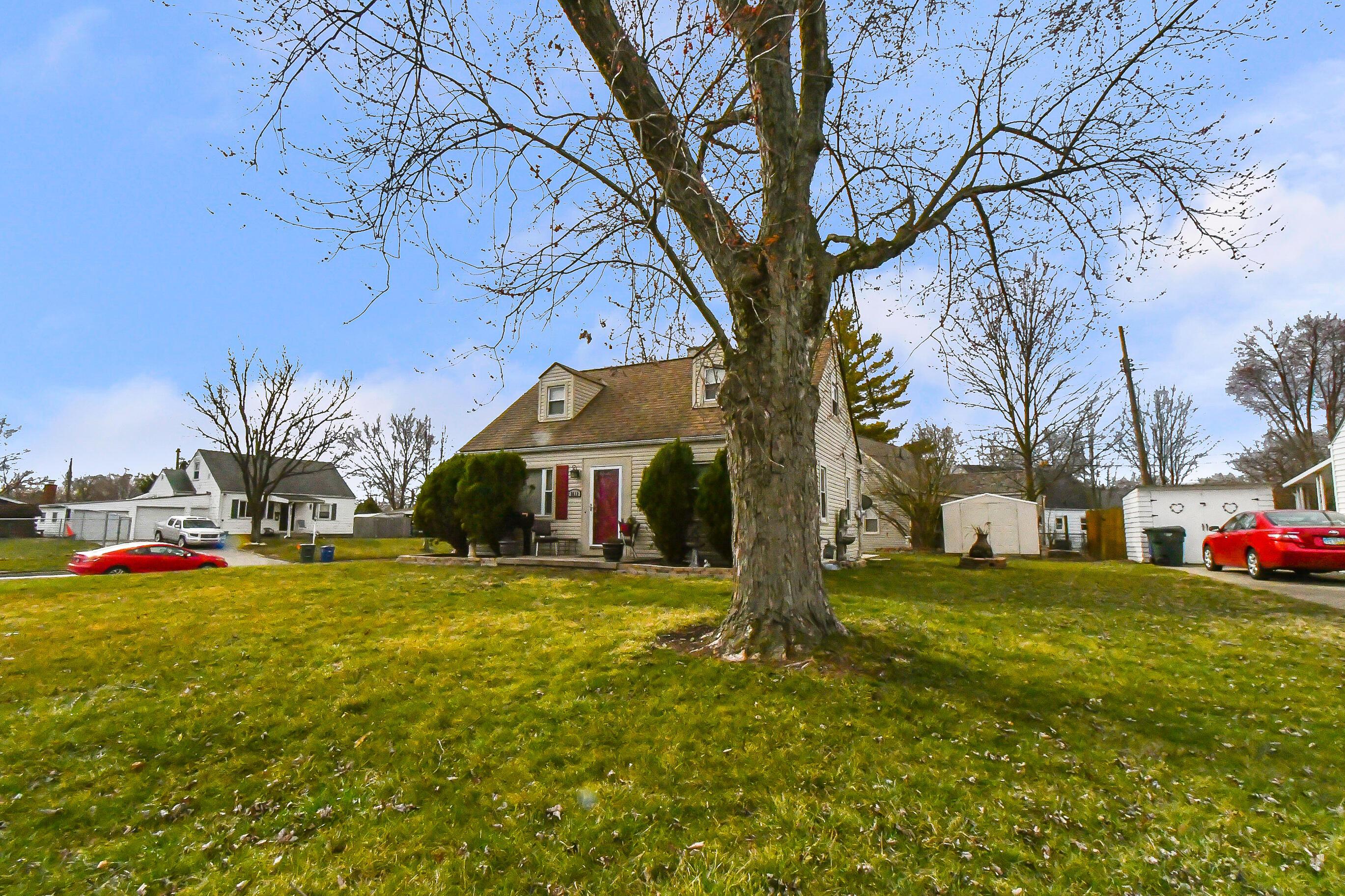 2613 Eakin Road Columbus, OH 43204 - Photo 3 of 13
