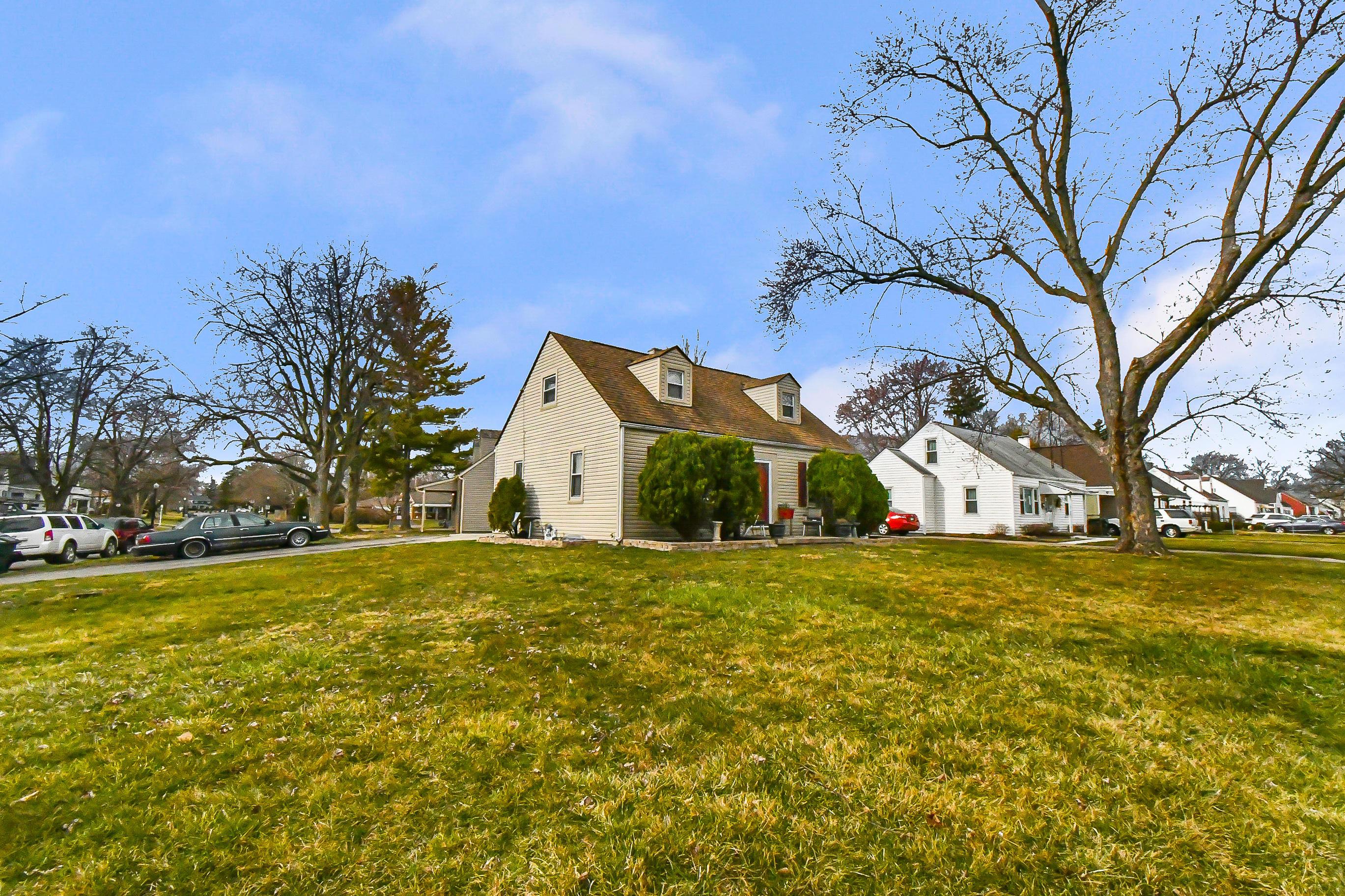 2613 Eakin Road Columbus, OH 43204 - Photo 4 of 13