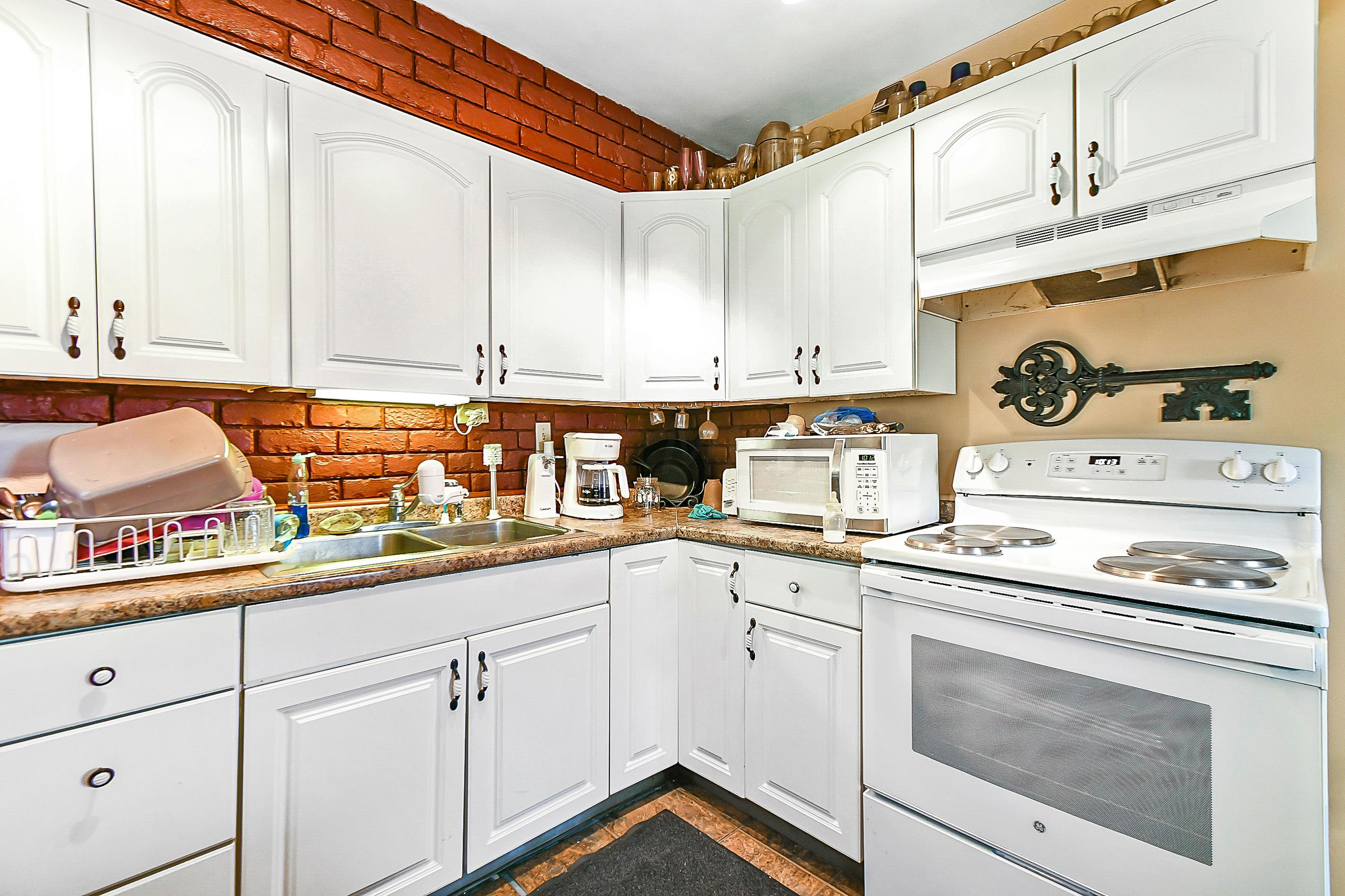 2613 Eakin Road Columbus, OH 43204 - Photo 5 of 13