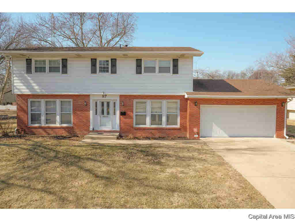 87 Interlacken Road Springfield, IL 62704 - Photo 1 of 34