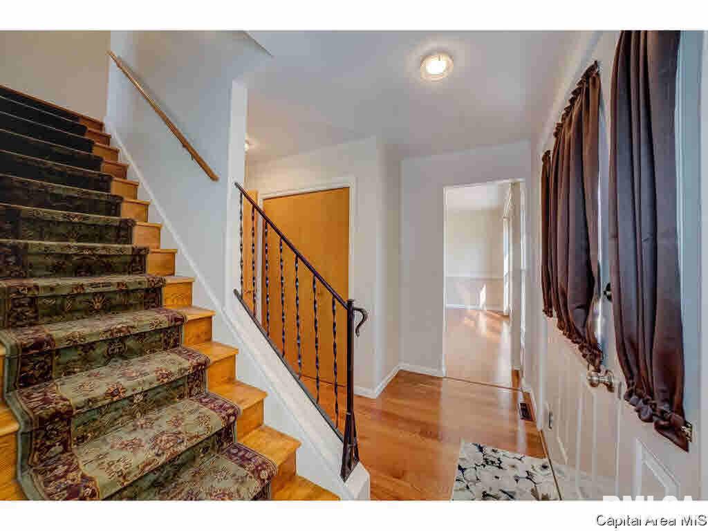 87 Interlacken Road Springfield, IL 62704 - Photo 11 of 34