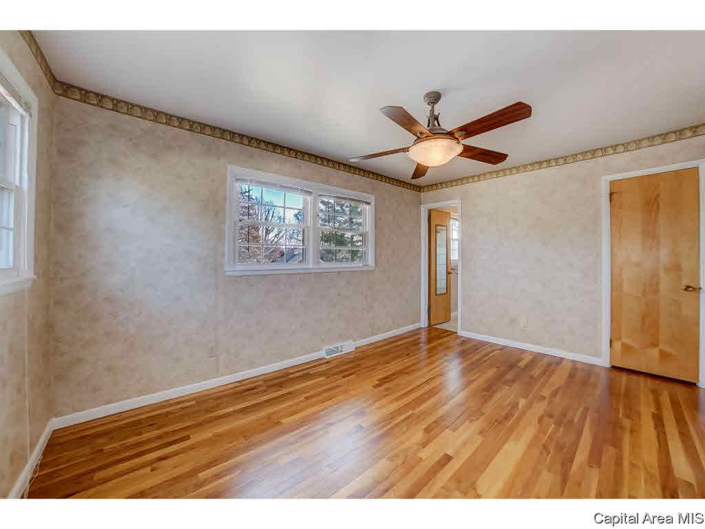 87 Interlacken Road Springfield, IL 62704 - Photo 17 of 34