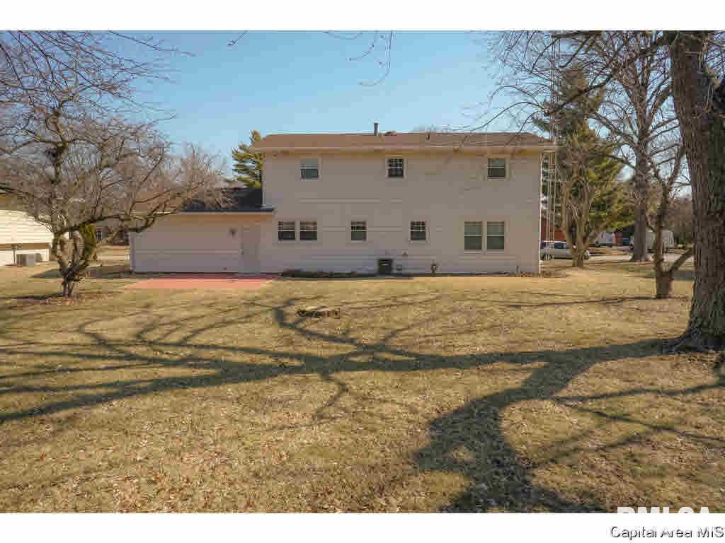 87 Interlacken Road Springfield, IL 62704 - Photo 6 of 34