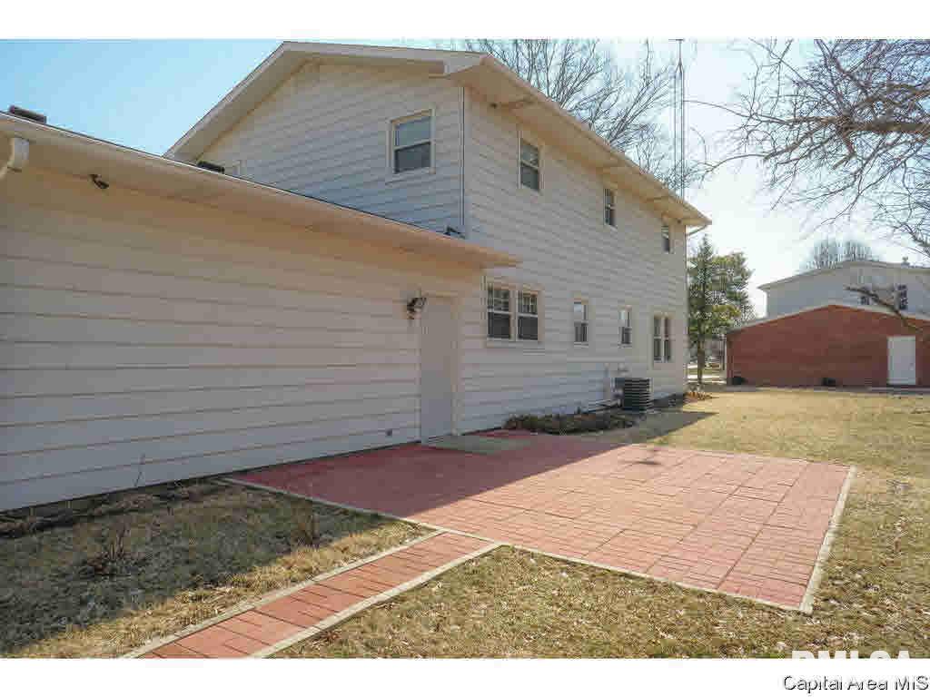 87 Interlacken Road Springfield, IL 62704 - Photo 8 of 34