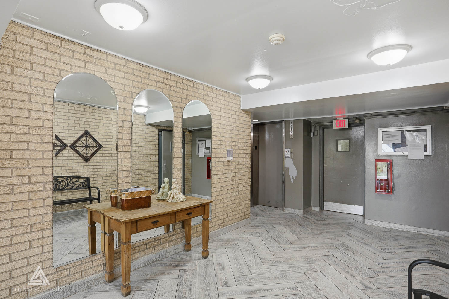 7301 Willow Springs Road, Unit 207 Countryside, IL 60525 - Photo 4 of 14