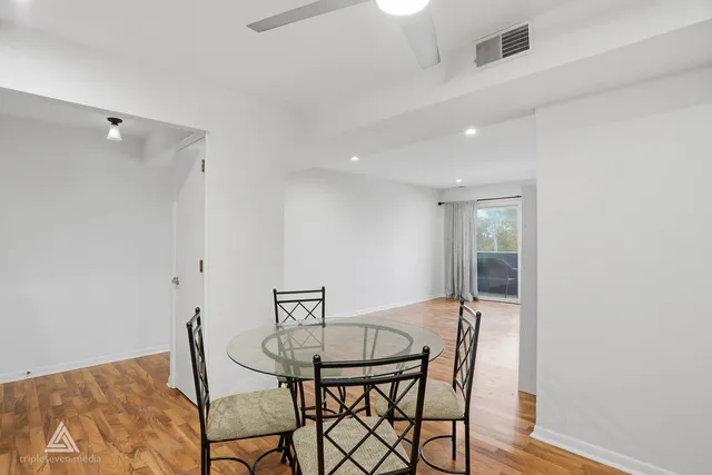 $1,500 | 7301 Willow Springs Road, Unit 207, Countryside, IL 60525