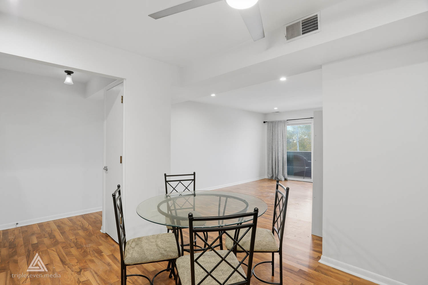 7301 Willow Springs Road, Unit 207 Countryside, IL 60525 - Photo 7 of 14