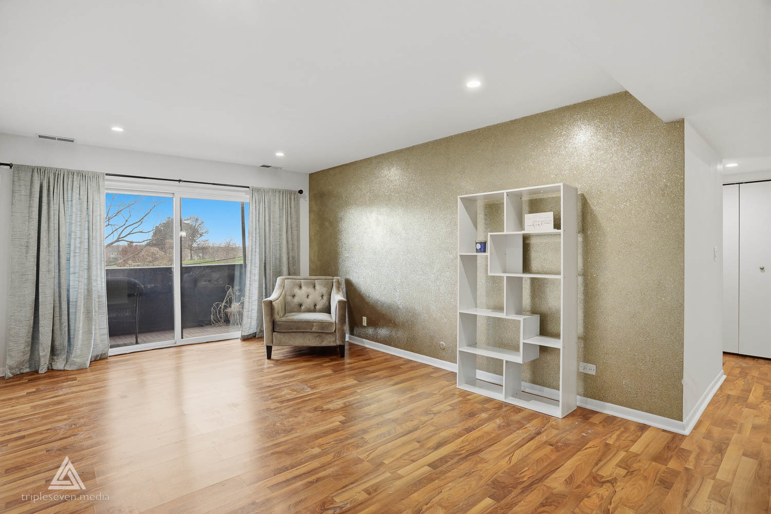 7301 Willow Springs Road, Unit 207 Countryside, IL 60525 - Photo 8 of 14