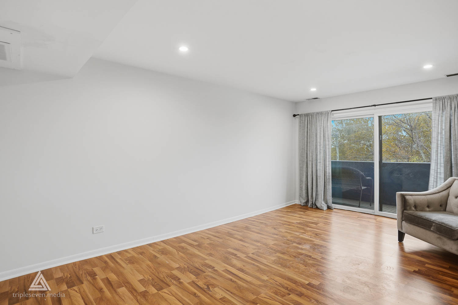 7301 Willow Springs Road, Unit 207 Countryside, IL 60525 - Photo 9 of 14