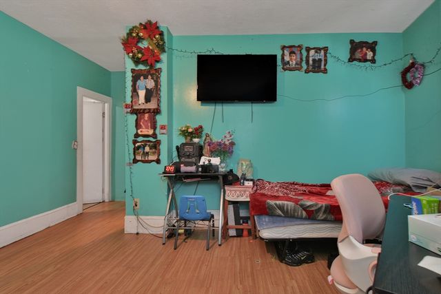 $1,800,000 | 152 Cross Street, Somerville, MA 02143