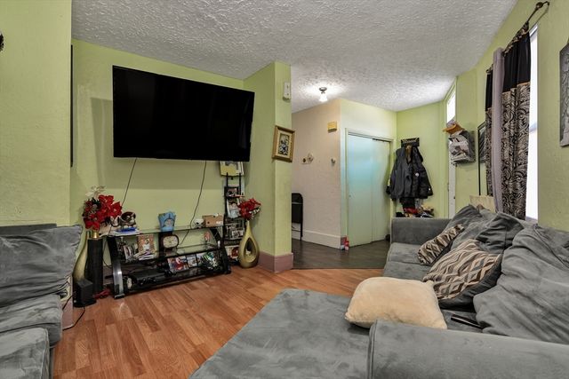 $1,800,000 | 152 Cross Street, Somerville, MA 02143