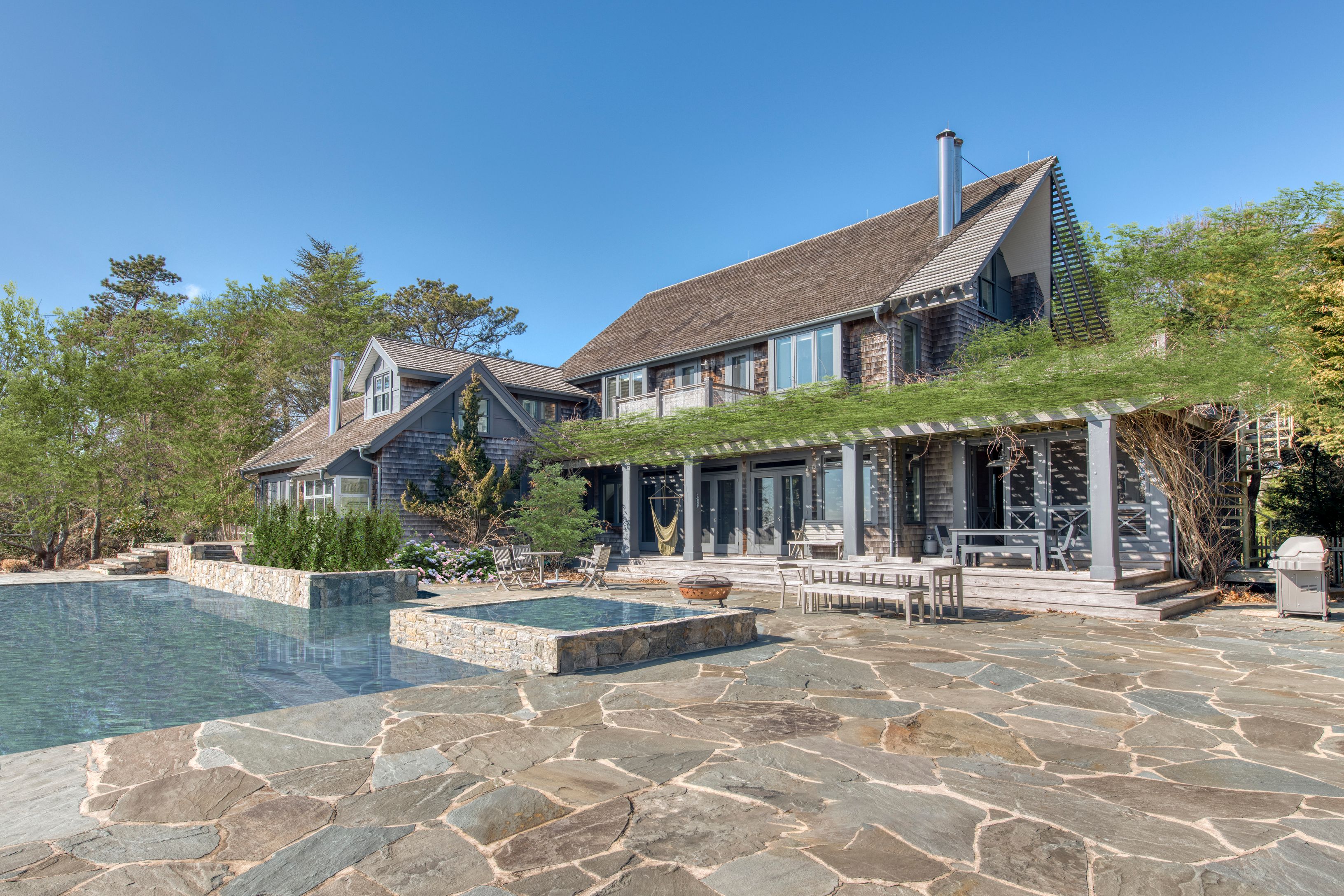 22 Knoll Road Southampton, NY 11968 - Photo 2 of 12