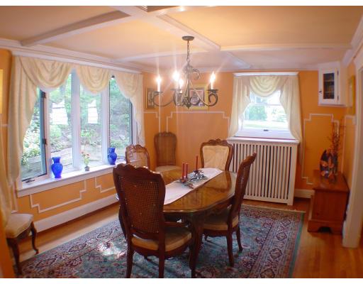 21 Riverdale Road Wellesley, MA 02481 - Photo 4 of 10