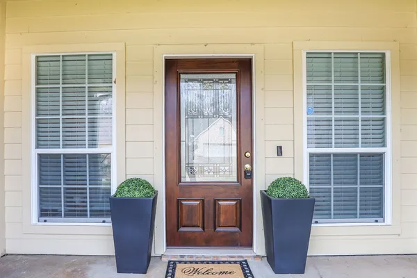 a view of a house and outdoor space